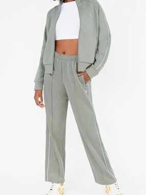 Aritzia Women's High-Rise Straight-Leg Track Pants - Sage Green